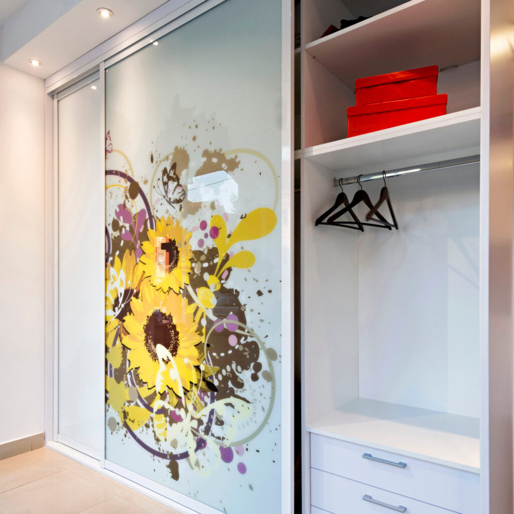 sliding wardrobe door system with flowers printed on glass